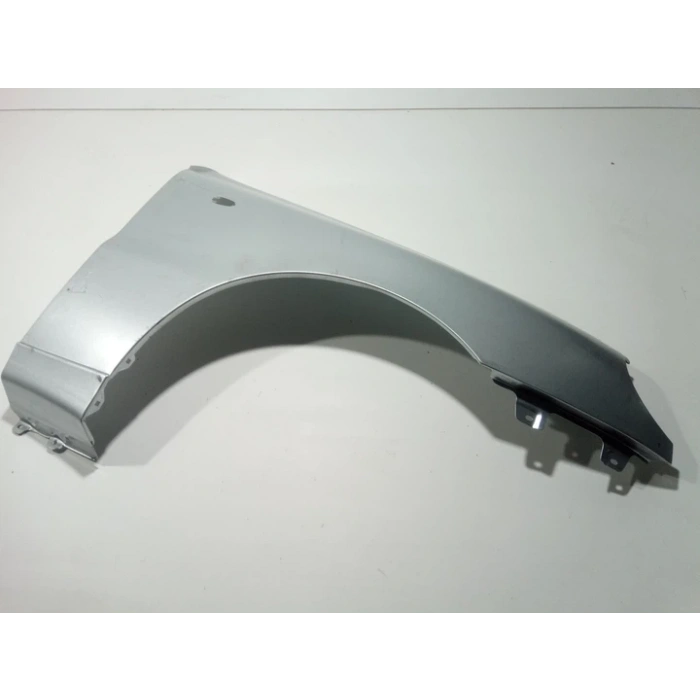 Dacia Lanos Ön Çamurluk Delikli Sağ 2000-  (Oem No:  96220733)