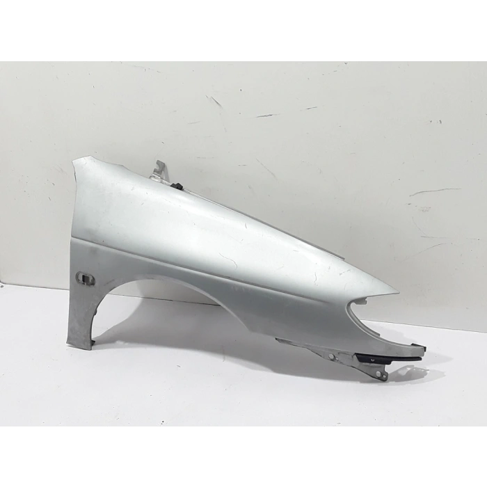 Renault Megane Ön Çamurluk Sağ 1995-1999 (Oem No:  7751675003)