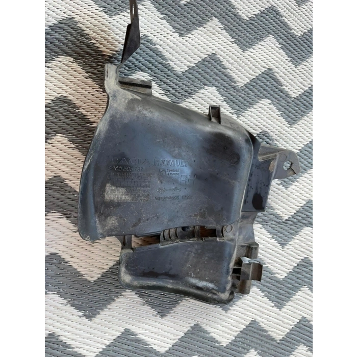 Renault Symbol/Logan Ön Çamurluk Davlumbaz koruyucu  Sağ 2012-  (Oem No:  8200595797)