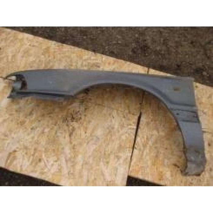 Mitsubishi Galant Ön Çamurluk Delikli Sol 1988-1993 (Oem No:  Mb637047)