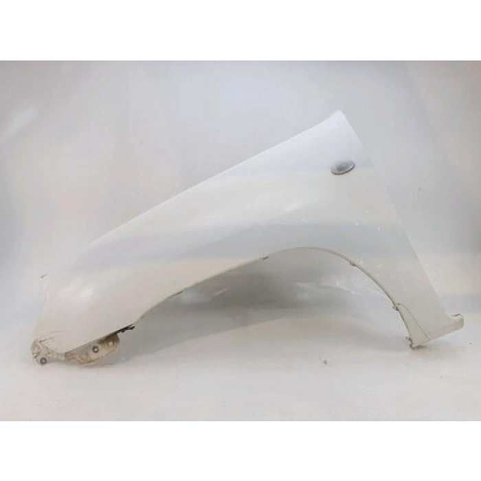 Mazda Bt 50 Ön Çamurluk Delikli Sol 2007  (Oem No:  Ur56-52-211D)