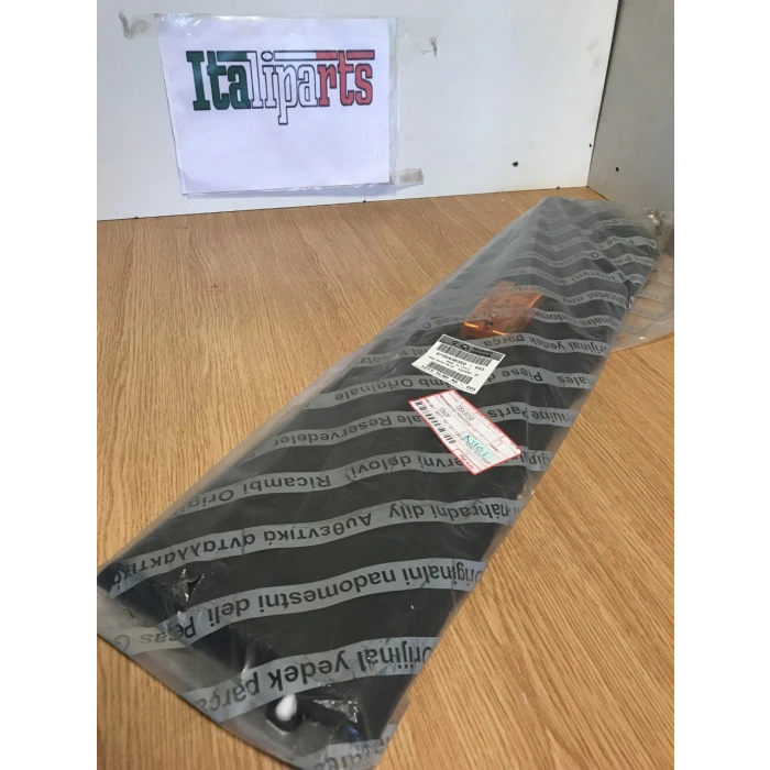 Fiat Ducato Arka Kapı Yan Panel Bandı Sinyal Delikli Sol 2007  (Oem No:  735438350)