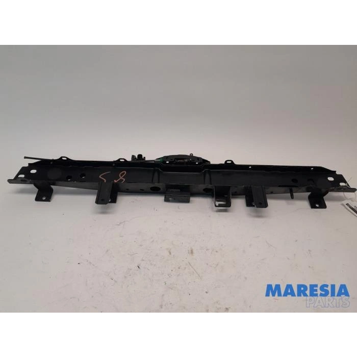 Renalt Kadjar Ön Panel Üst 2014- (Oem No:  625049526R)