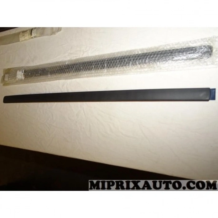 Opel Meriva Ön Kapı Bandı Sağ 2003- (Oem No:  93393615)