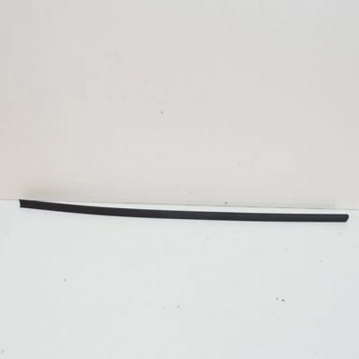 Bmw 3 Serisi Ön Kapı Bandı Plastik Sol 1998-2004  (Oem No:  51138208449)