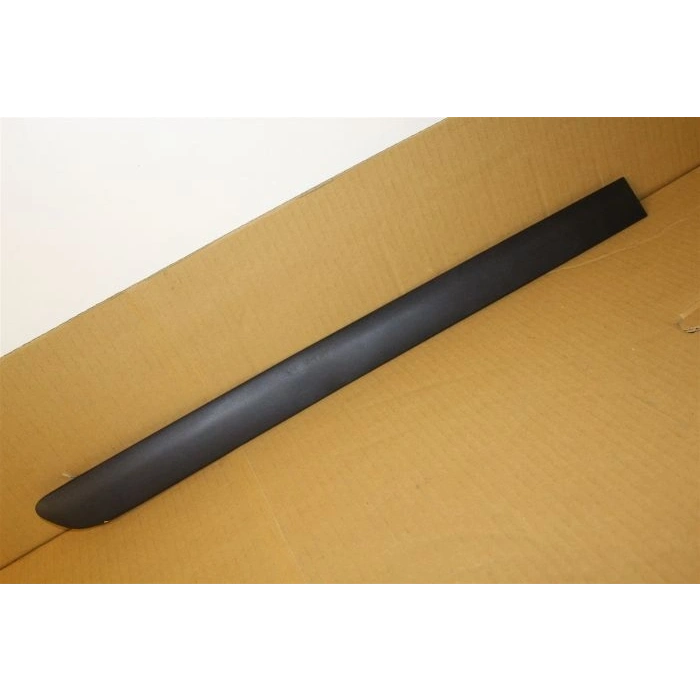 Volkswagen Golf V Arka Kapı Bandı Sağ 2004- (Oem No:  1K48537549B9)