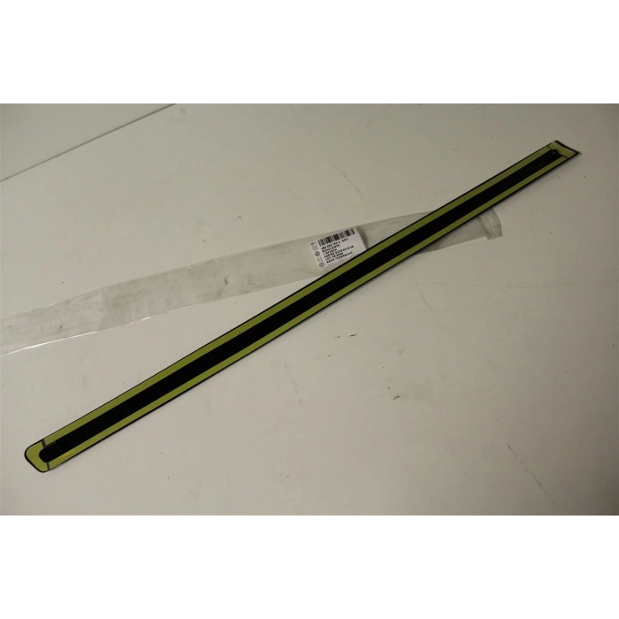 Volkswagen Passat Arka Kapı Bandı Astarlı Sol 1997-  (Oem No:  3B0853753Agru)
