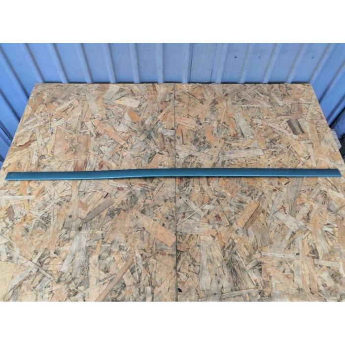 Audi A6 Ön Kapı Bandı Sol 1997-  (Oem No:  4B0853953Agru)