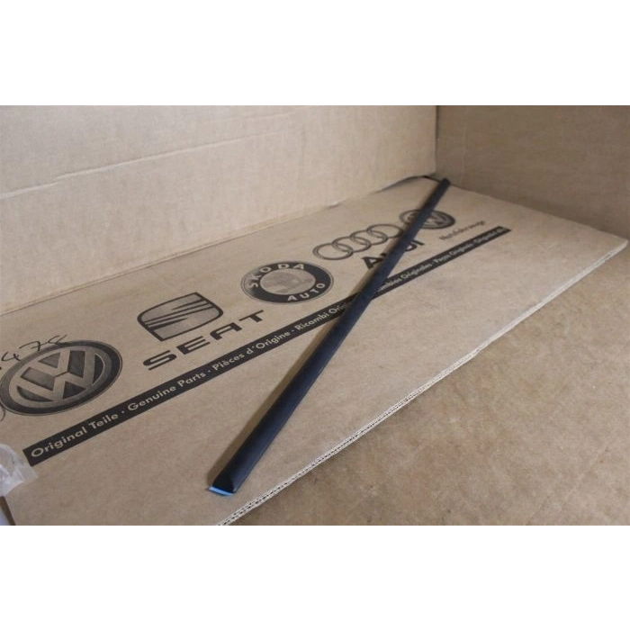 Skoda Fabia Ön Kapı Bandı  Sol 2001 2007  (Oem No:  6Y0853515B41)