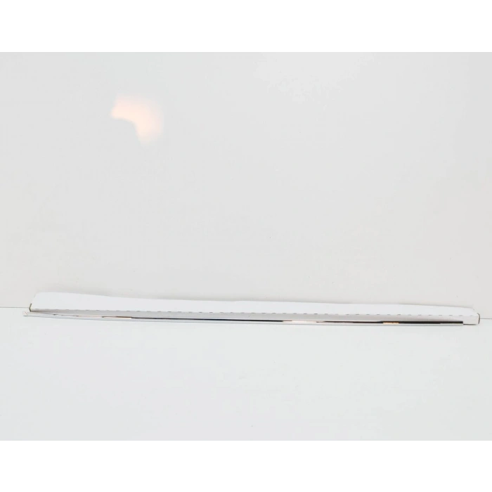 Mercedes C Class Ön Kapı Bandı Nikelaj Sağ 2007-- (Oem No:  A2047200180)