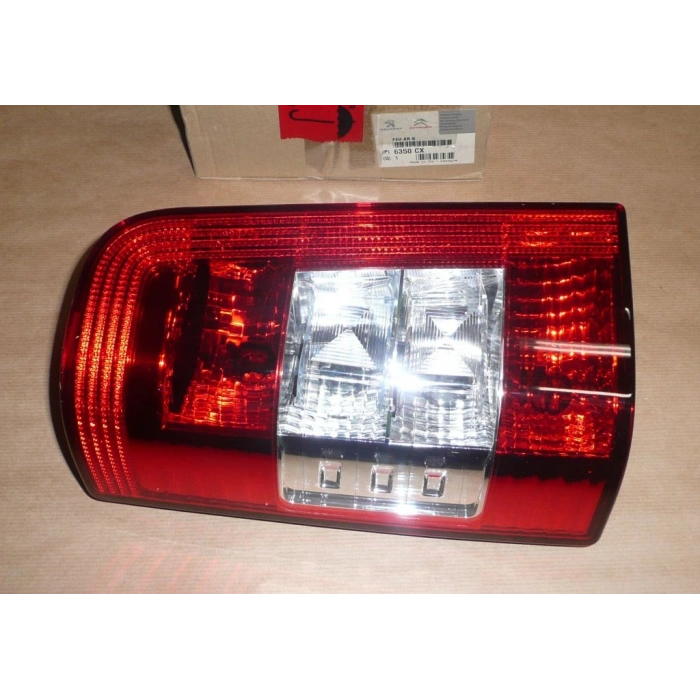 Peugeot Partner Arka Stop Çıft Kapı Sol 2005 2008- (Oem No:  6350Cx)