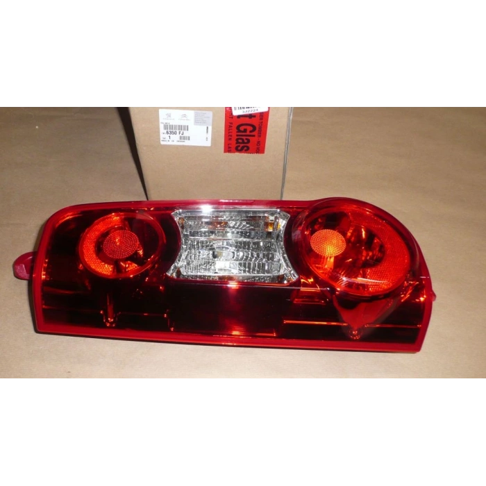 Peugeot Partner Arka Stop Çıft Kapı Sol 2008- (Oem No:  6350Fj)