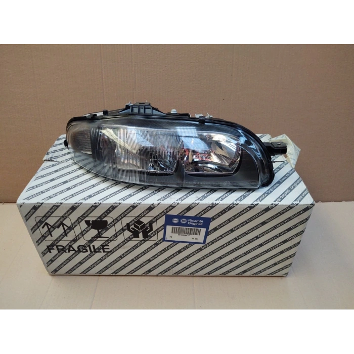 Fiat Marea Ön Far Elektrikli Yarım Çızgılı Sağ 1996- (Oem No:  46524475)