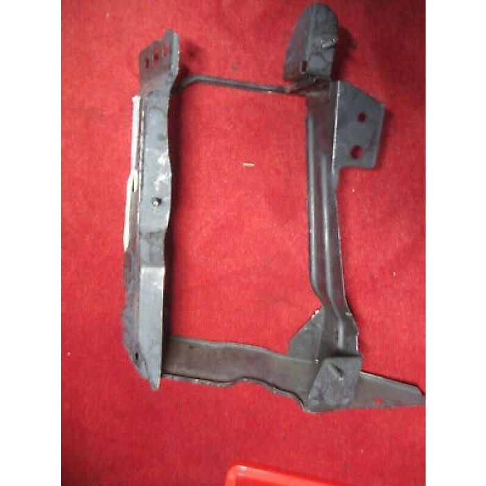 Audi 2014-5 2014-6 Ön Far Yuva Sacı Sol 1994-1999 (Oem No:  60600807)