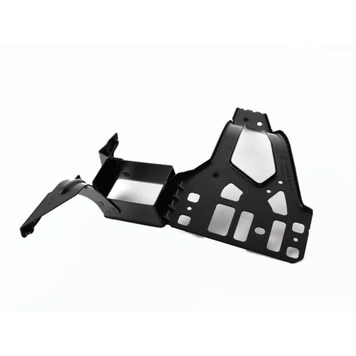 Bmw 5 Serisi Ön Far Yuva Sacı Sol 2003- (Oem No:  51647163483)