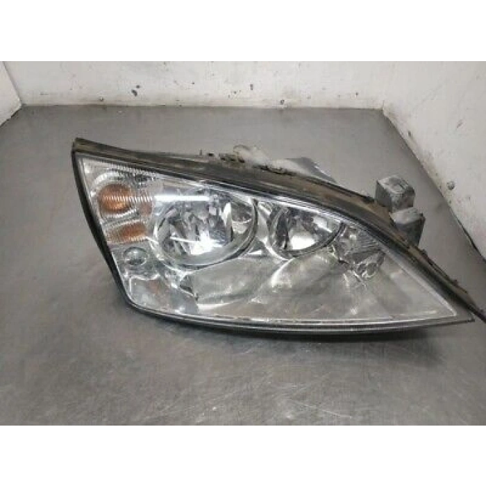 Ford Mondeo Ön Far Sağ 2001 2006 (Oem No:  1S7113005Se)