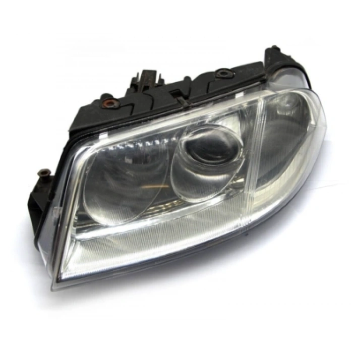 Volkswagen Passat Ön Far Sol 2001  (Oem No:  3B0941015An)