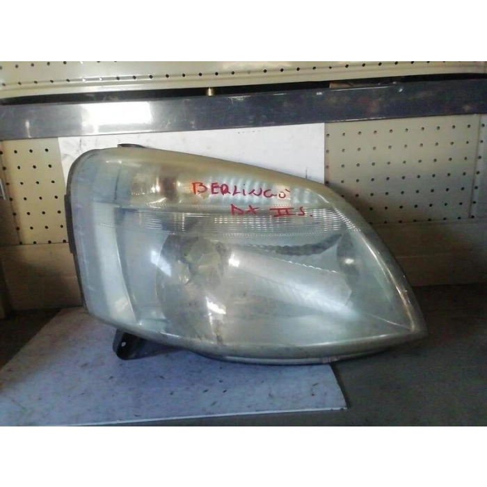 Peugeot Partner Ön Far Sağ 2002- (Oem No:  6205Aw)