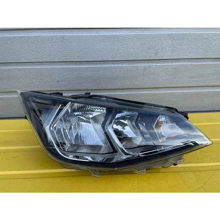 Seat İbiza Ön Far Elektrikli Motorlu Gündüz Ledli Sağ 2017- (Oem No:  6F1941016B)