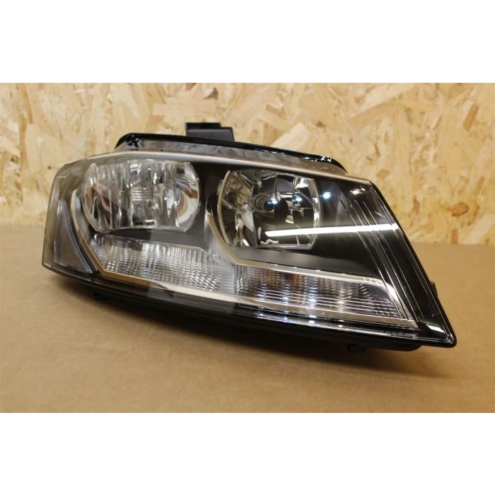Audi A3 Ön Far Elektrikli Motorlu Sağ 2009-  (Oem No:  8P0941004Bp)