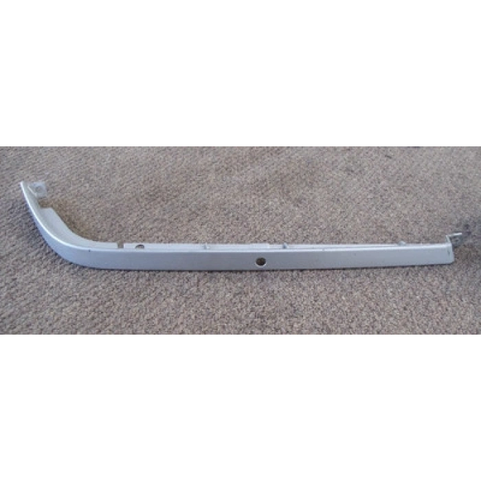 Mercedes C Class Ön Far Kaşı Delikli Sağ 1997- 2000 (Oem No:  A2028260877)