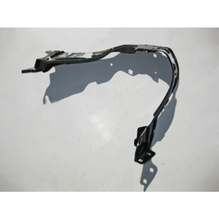 Mercedes C Class Ön Far Yuva Sacı Sol 2000 (Oem No:  A2036200372)