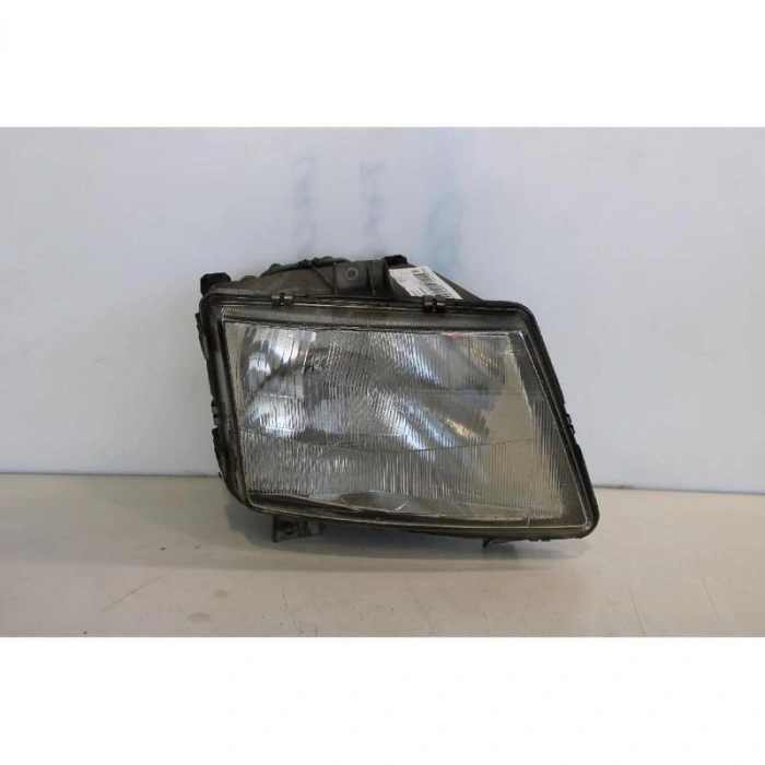 Mercedes Vito Ön Far Manuel Sağ .1996- (Oem No:  A6388202061)