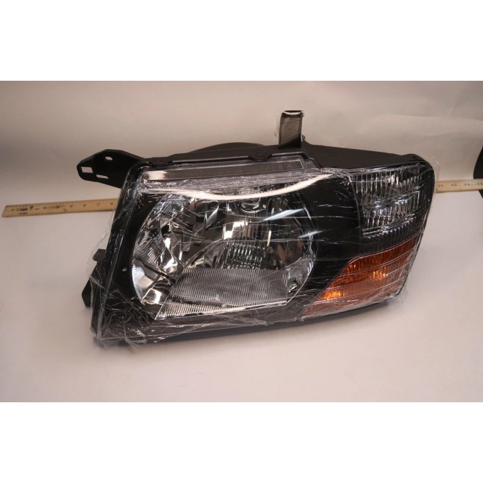 Mitsubishi Pajero Ön Far Elektrikli Sol 2001-2002 (Oem No:  Mr548035)