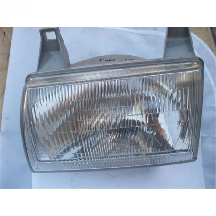 Mazda B2500 Pickup Ön Far Sol .1996-1998 (Oem No:  Ug52-51-0L0B)