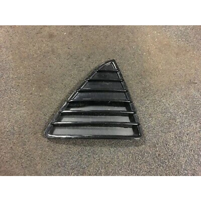 Ford Focus Ön Sis Lamba Kapağı Parlak Sıyah Sağ 2011- (Oem No:  1719221)