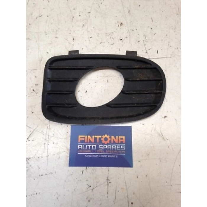 Opel Vectra Ön Sis Lamba Kapağı Delikli Sağ 1999-2002 (Oem No:  90548326)