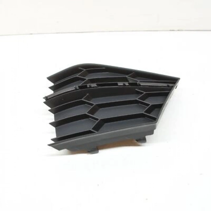 Skoda Superb Ön Sis Lamba Kapağı Dodik Delikli Sağ 2015- (Oem No:  3V08536669B9)