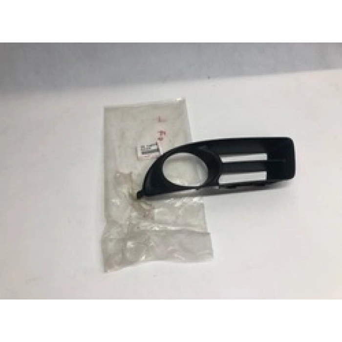 Toyota Corolla Ön Sis Lamba Kapağı Delikli  Sol 2005  (Oem No:  52128-02170)