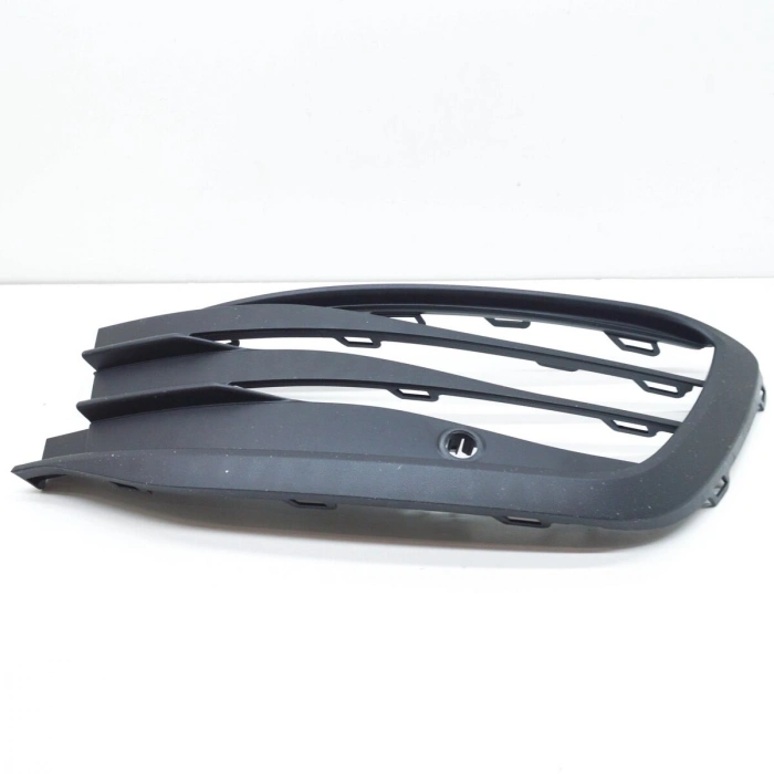 Volkswagen Golf Vııı Ön Sis Lamba Kapağı Desenli Sensör Delikli Sağ 2020- (Oem No:  5H0853666J9B9)