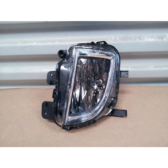 Volkswagen Golf Vı Ön Sis Lambası Hatchback Gtı Sol 2008- (Oem No:  5K0941699E)