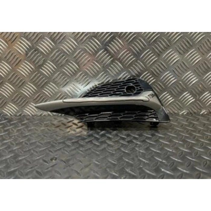 Nissan Qashqai Ön Sis Lamba Kapağı Grı Bandlı Sensör Delikli Sol 2017- (Oem No:  62257Hv20A)