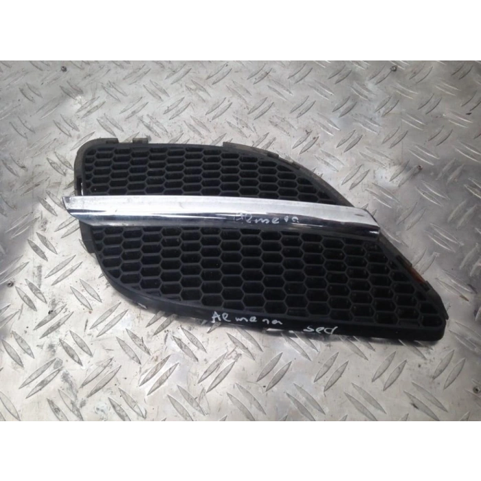 Nissan Almera Ön Sis Lamba Kapağı Sağ 2002-2004 (Oem No:  62320Bn700)