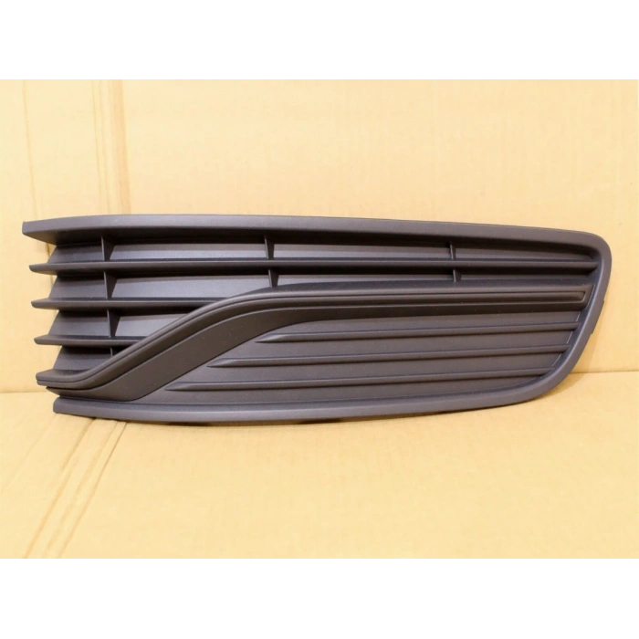 Volkswagen Polo Ön Sis Lamba Kapağı Sağ 2013- (Oem No:  6C08536669B9)