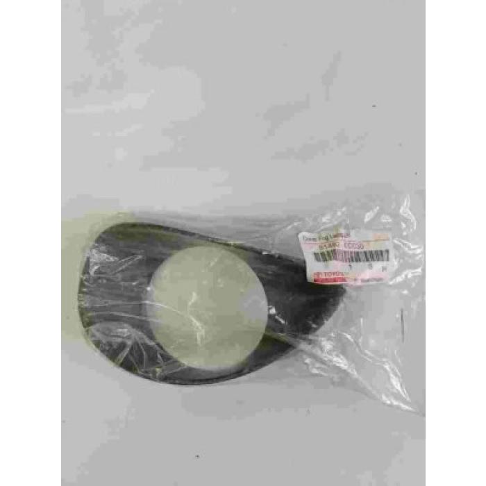 Toyota Yaris Ön Sis Lamba Kapağı Delikli Sol 2006-2008 (Oem No:  814820D030)