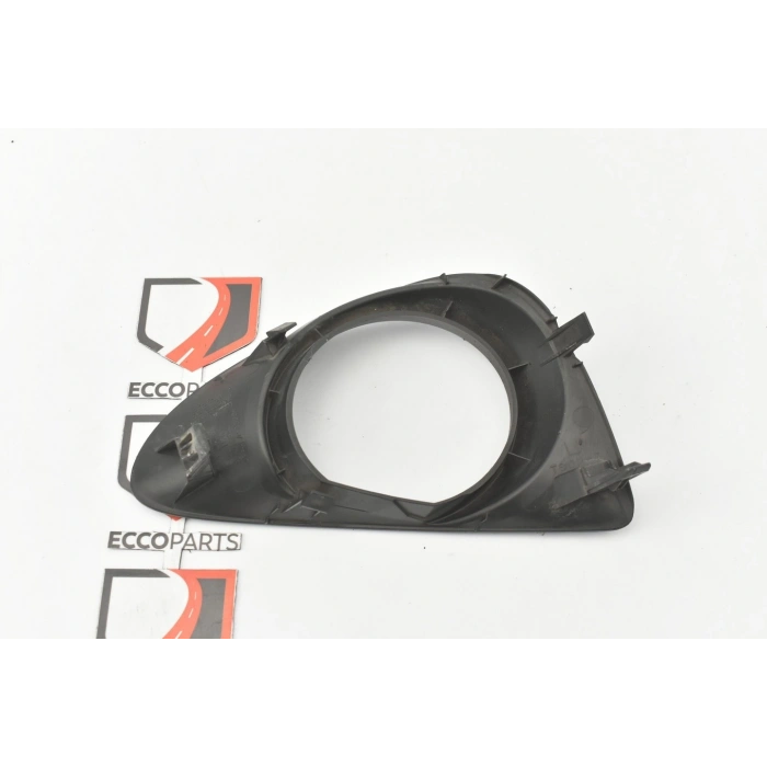 Toyota Yaris Ön Sis Lamba Kapağı Delikli Sol 2011- (Oem No:  814820D150)