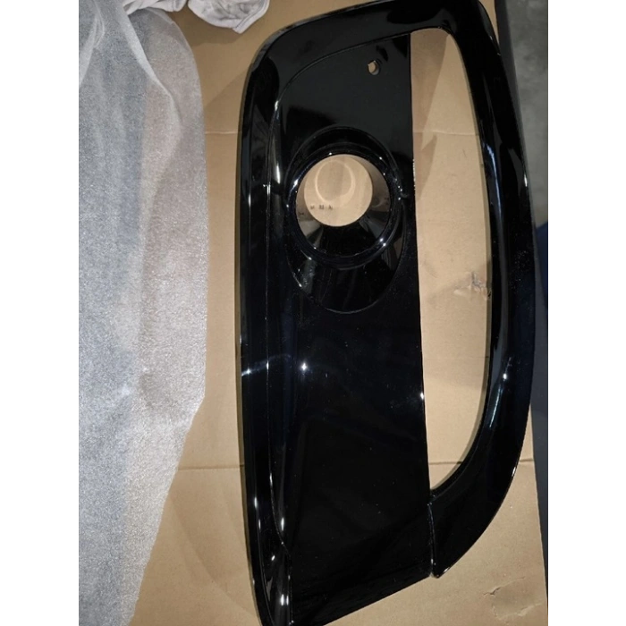 Kia Ceed Ön Sis Lamba Kapağı Delikli Sağ 2015-2018 (Oem No:  86564-A2610)