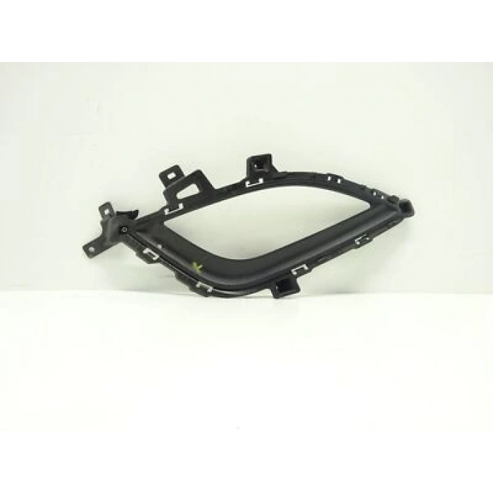 Hyundai İ30 Ön Sis Lamba Kapağı Delikli Sağ 2011-- (Oem No:  86564A6030)