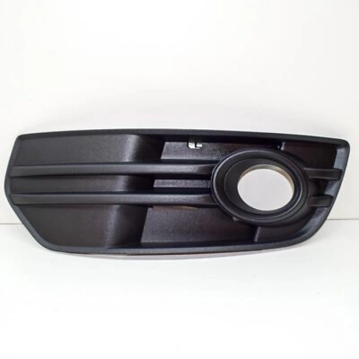 Audi Q5 Ön Sis Lamba Kapağı Delikli Sol 2009-  (Oem No:  8R0807681A01C)