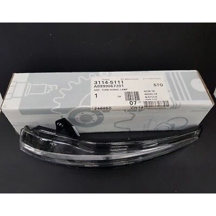 Mercedes C Class Dış Ayna Sinyali Siyah Sağ 2018- (Oem No:  A0999067201)