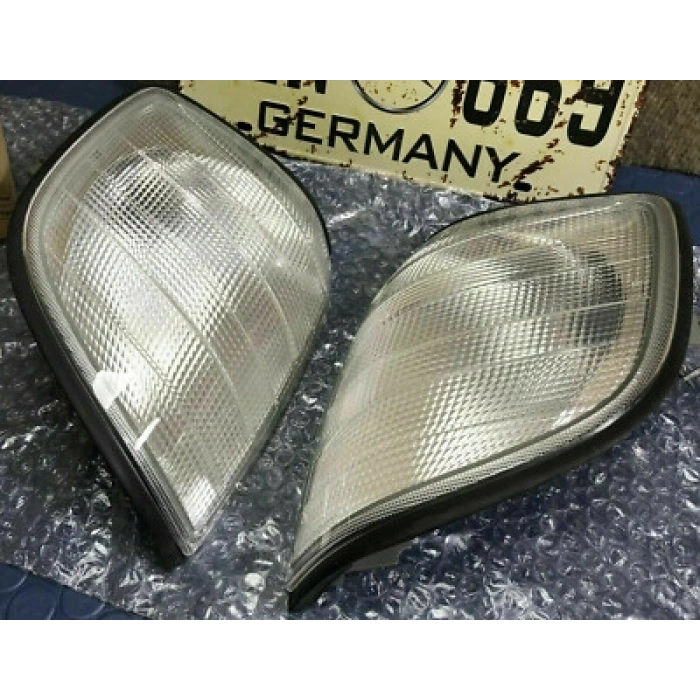 Mercedes W140 Ön Sinyal Beyaz Sağ 1992-1994 (Oem No:  A1408260643)