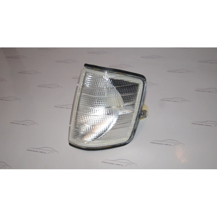 Mercedes 190 Ön Sinyal Sarı Sol 1982-1993 (Oem No:  A2018260043)