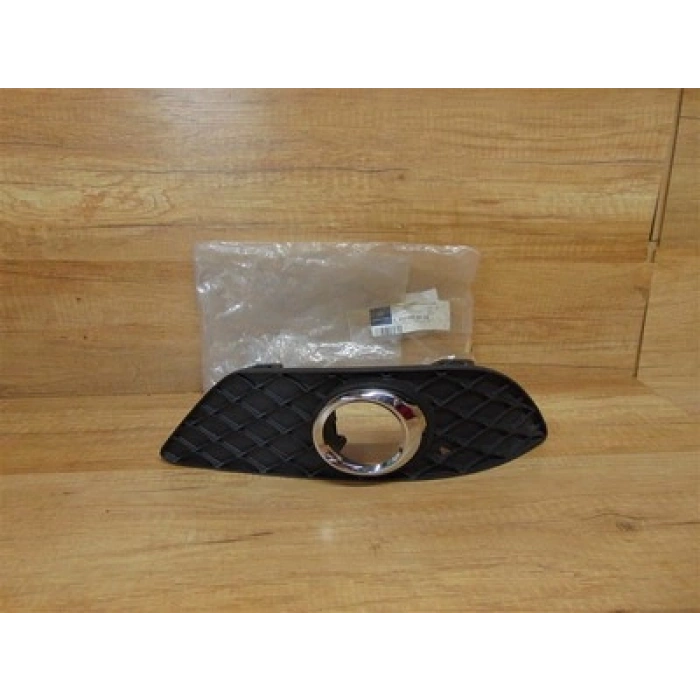 Mercedes C Class Ön Sis Lamba Kapağı Nikelaj Çerçeveli Sol 2012- 2014- (Oem No:  A2048803824)