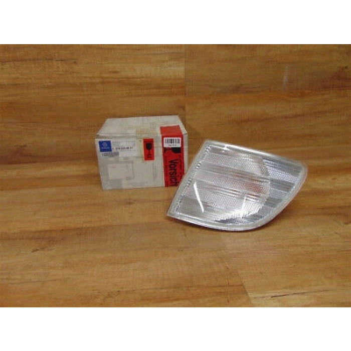 Mercedes Vito Ön Sinyal Beyaz Sol 1996- (Oem No:  A6388200821)