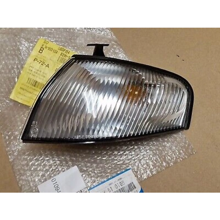 Mazda 323 Ön Sinyal Sedan Sol 1997-1998 (Oem No:  B21H-51-070B)