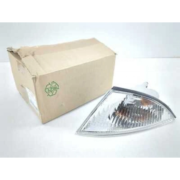 Mitsubishi Carisma Ön Sinyal Sol 1995-1999 (Oem No:  Mb952157)